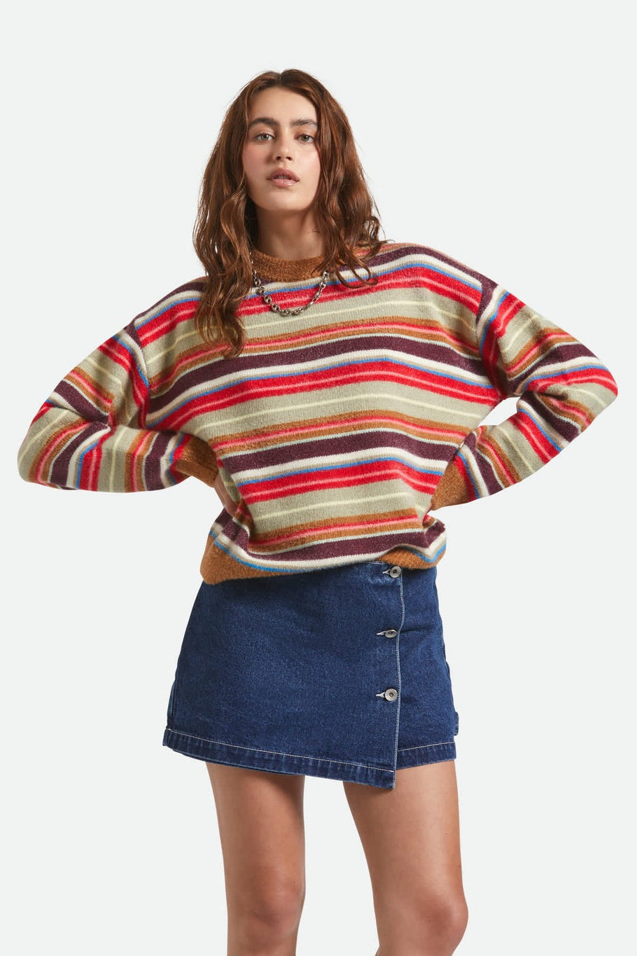 Look tendance avec pull rayé