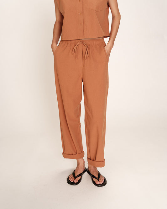 Vue face du pantalon vert menthe – coupe droite et cordon