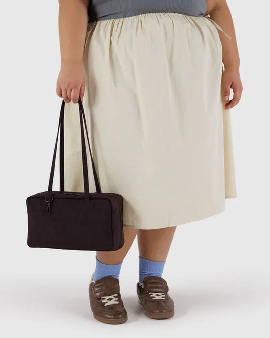 Sac Bowler prune porté à la main – format compact et structuré