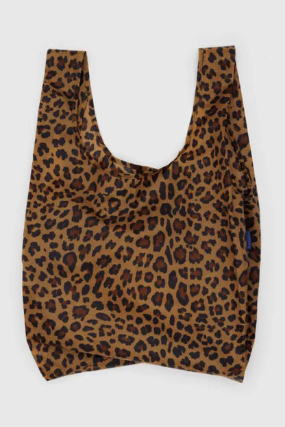 sac réutilisable léopard présenté à plat – grand format pliable en nylon recyclé