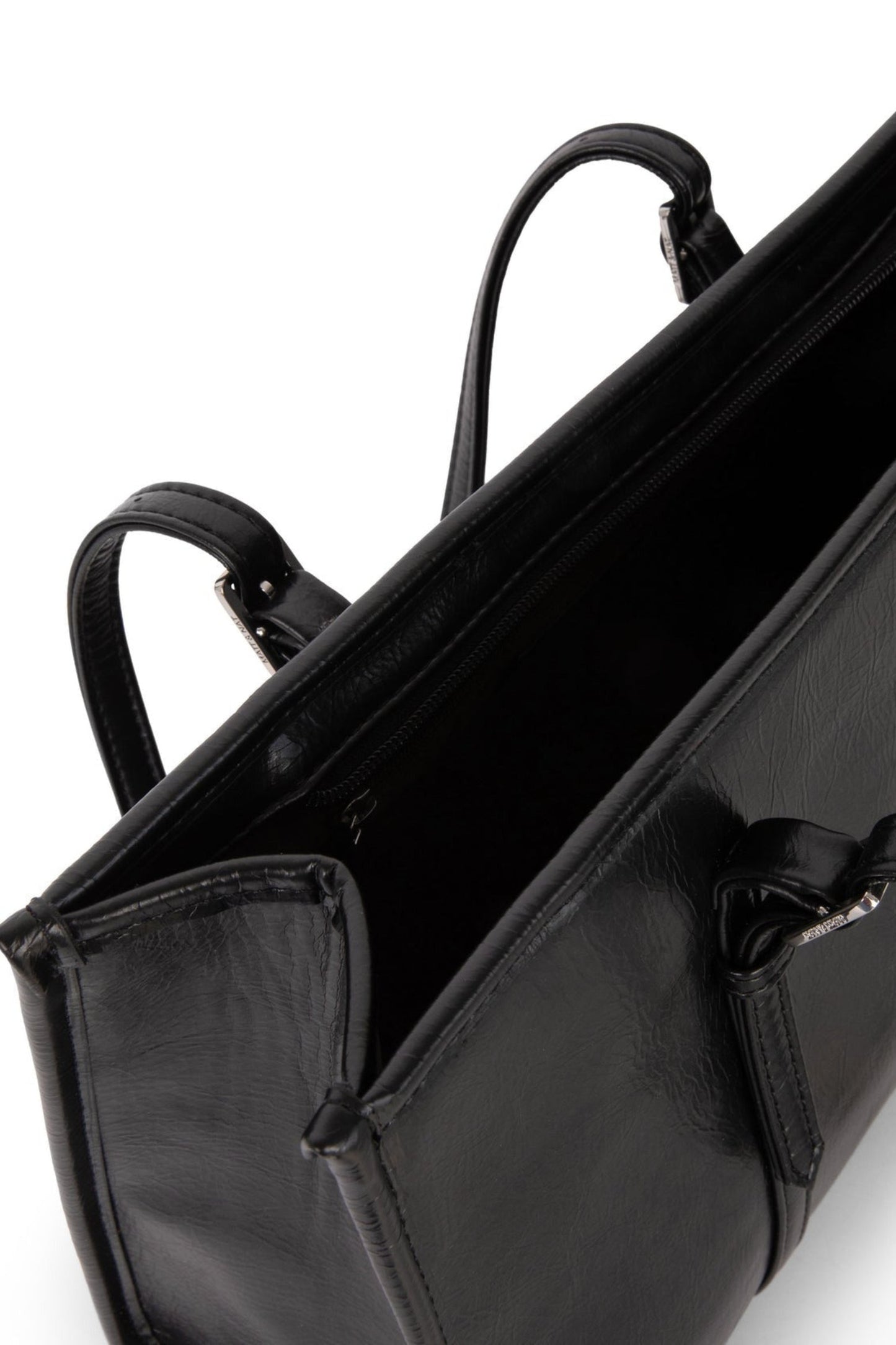 Vue intérieure du sac Zephyr noir avec poches et fermeture éclair
