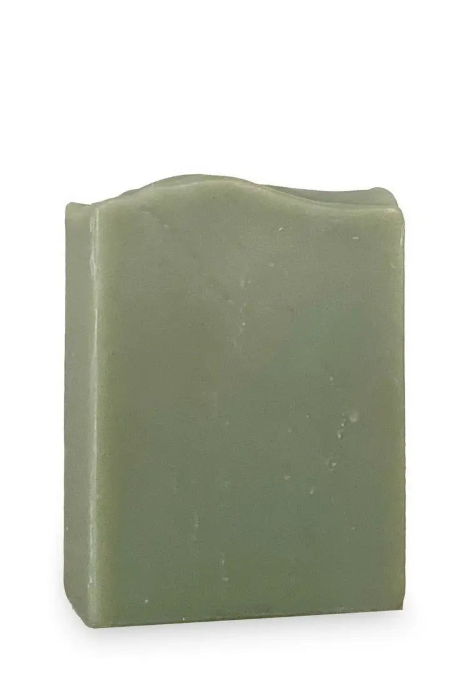 Savon artisanal Cèdre Patchouli vu de face • Fait main au Québec, couleur vert sauge, naturel avoine et karité