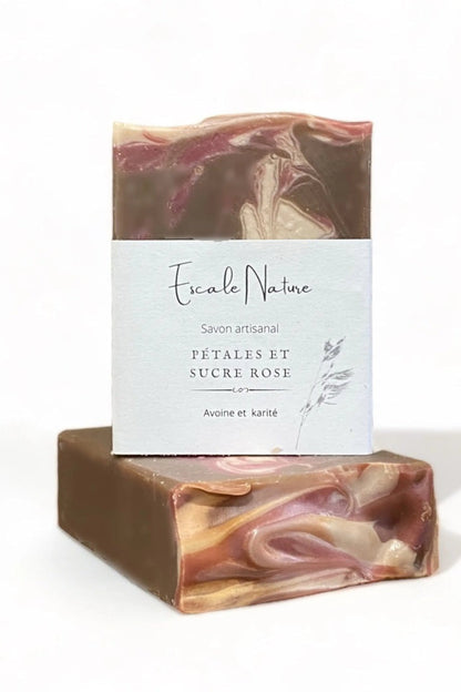 savon artisanal avec etiquette escale nature + marbrure rose elegante