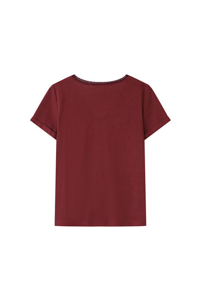 T-shirt bordeaux col V à plat, vue de dos