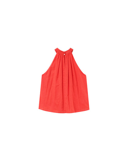 Top rouge brodé vu de dos avec ouverture boutonnée

