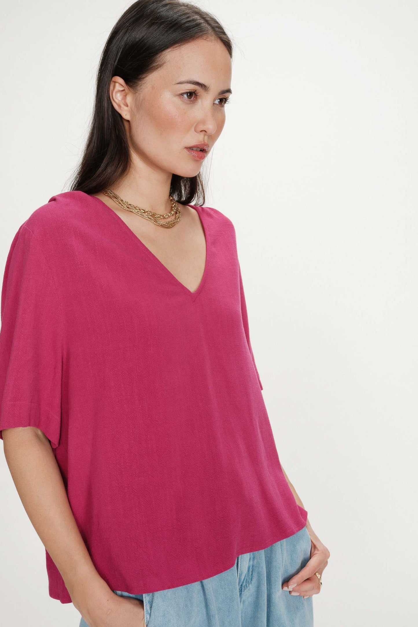 Détail du top pivoine avec manche courte fluide