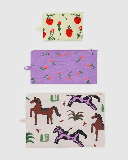 Ensemble de trois pochettes colorées en nylon recyclé – vue à plat