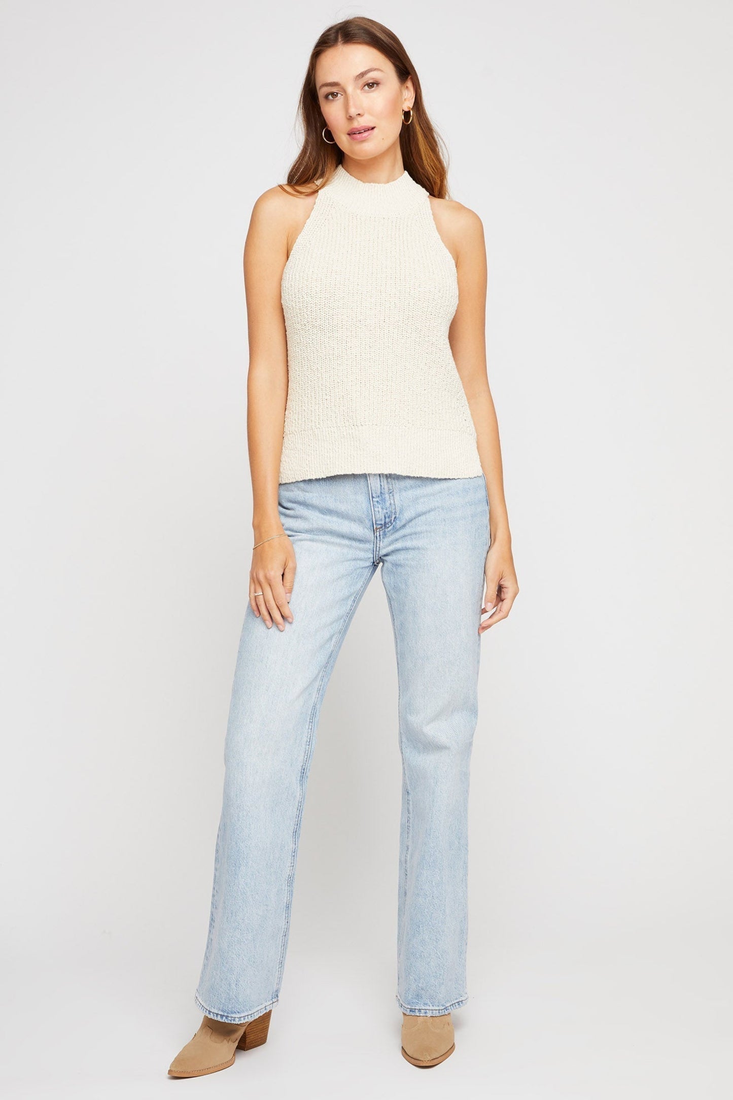 Camisole en coton crème vue de côté, détail de la maille tricotée